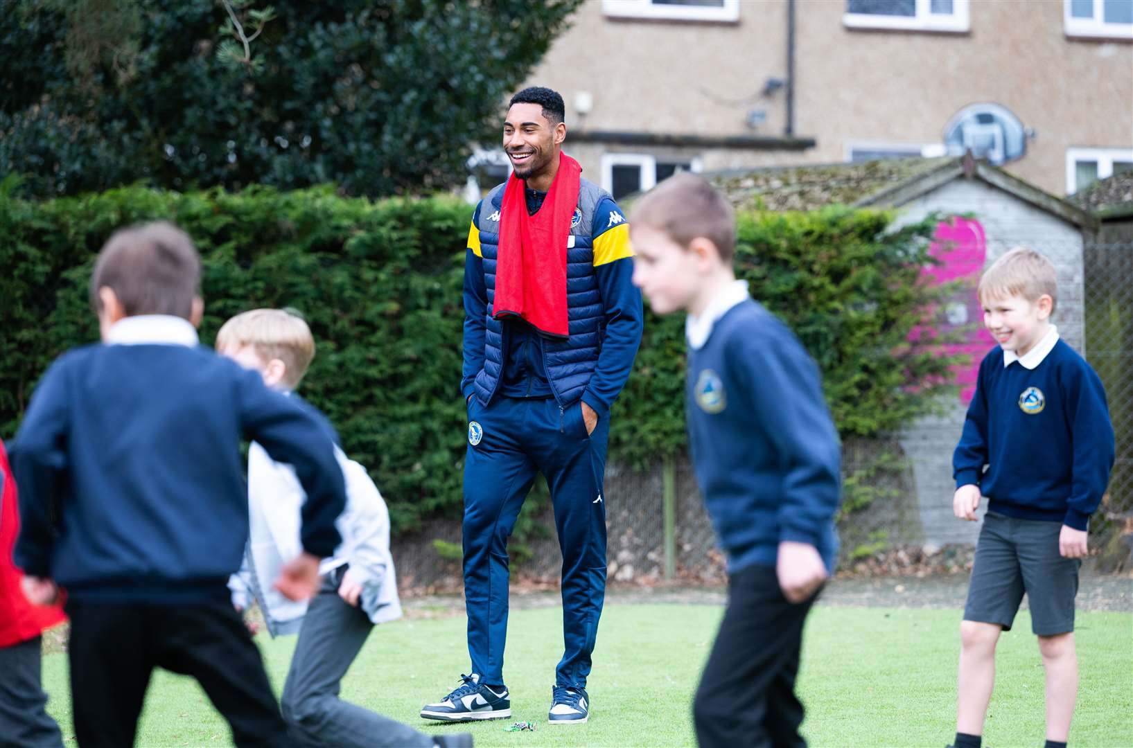 Linnets players put youngsters through their paces