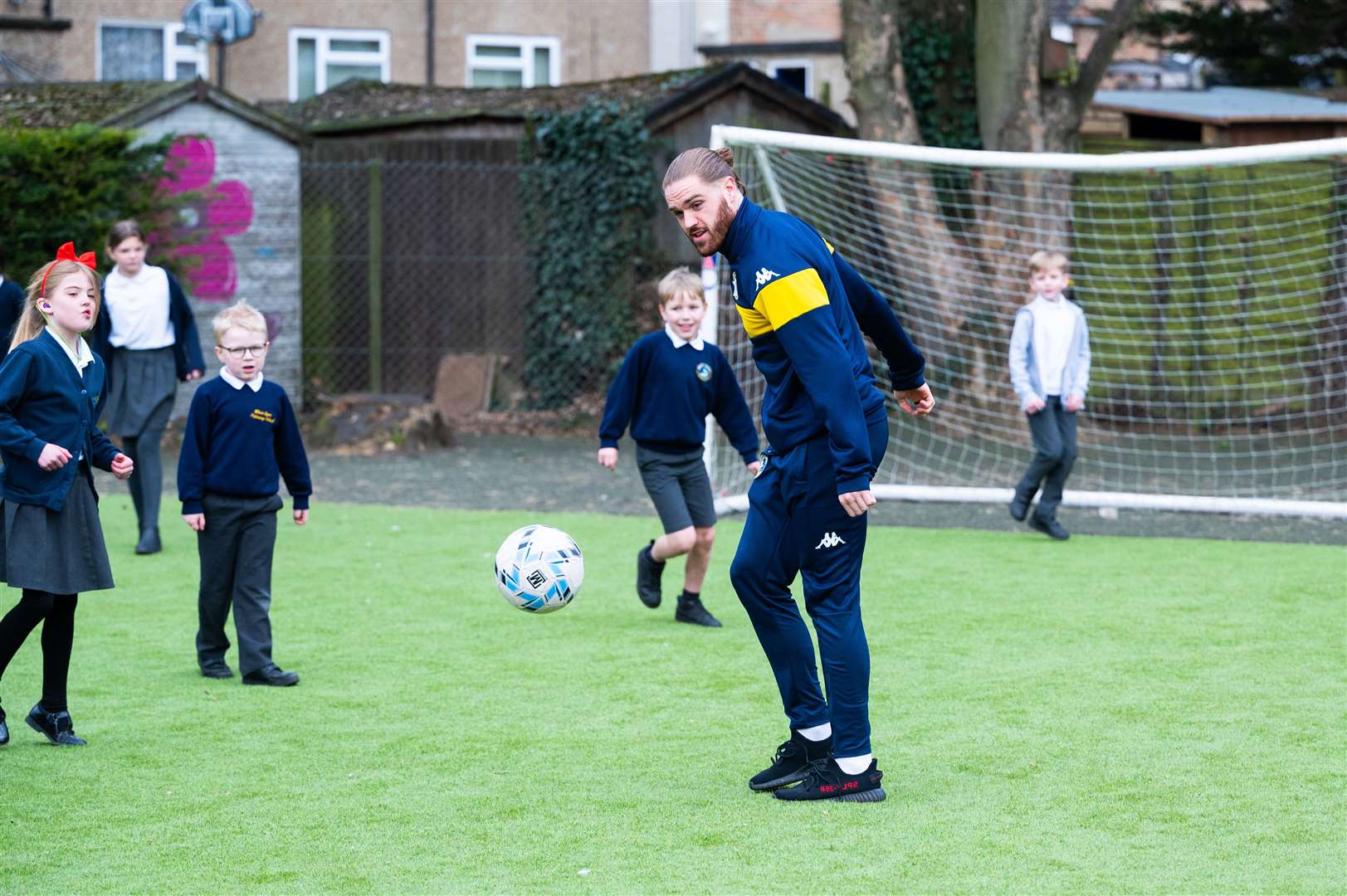 Linnets players put youngsters through their paces