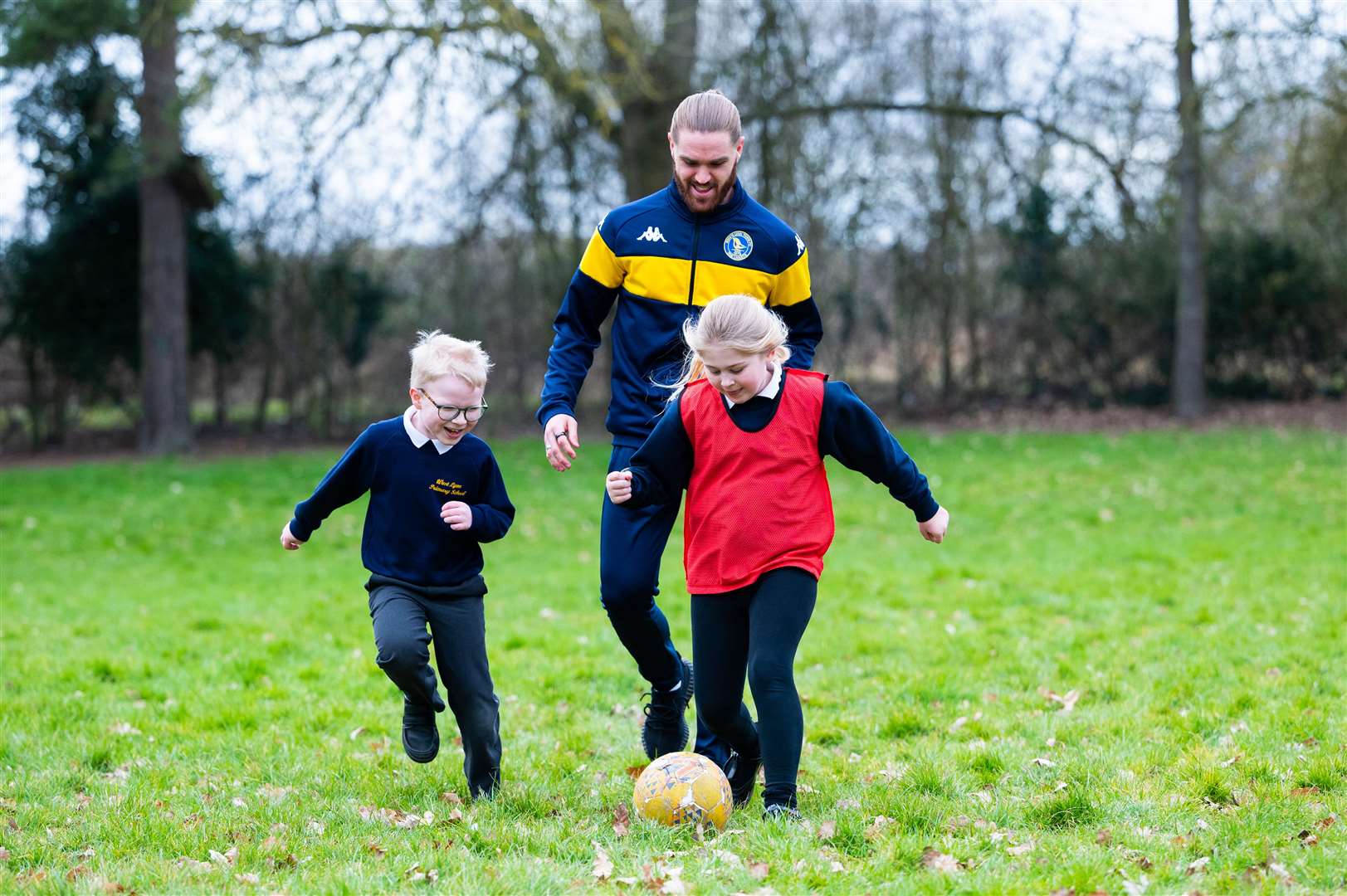 The Linnets visit West Lynn Primary School (63056081)