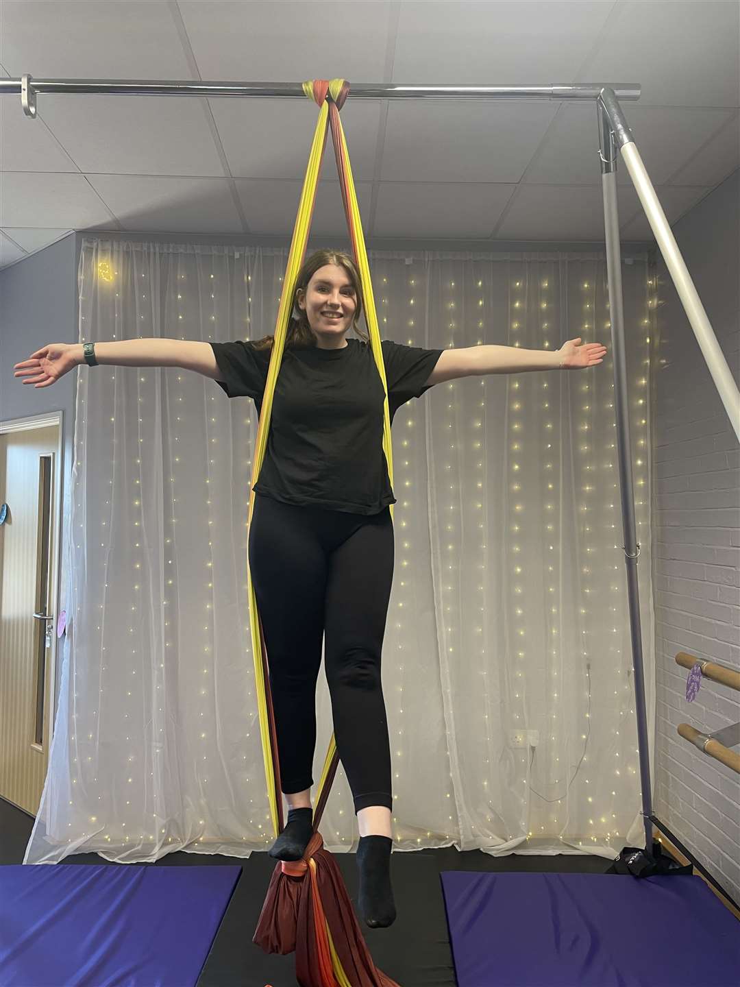 Lynn News reporter Lucy Carter trying out the silks (63383984)