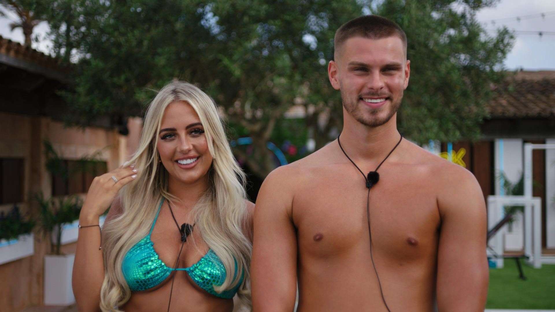 Jess Harding and George Fensom coupled up in the first episode of Love Island after a public vote. Picture: ITV