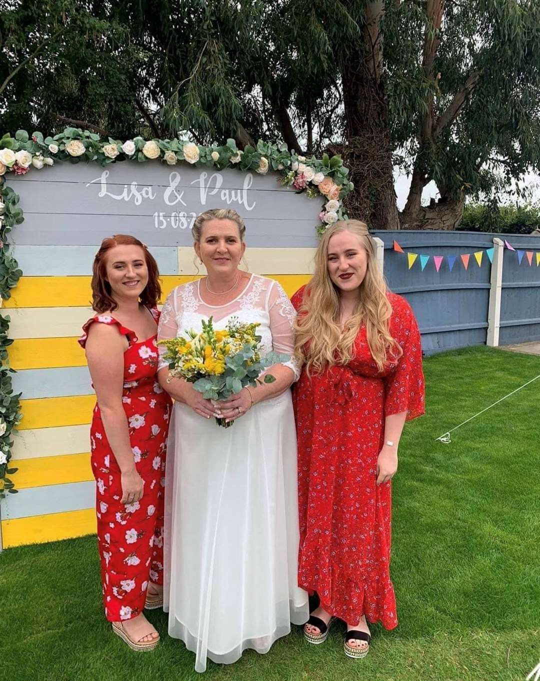Summer Mace (right) with her sister Jade and mother Lisa