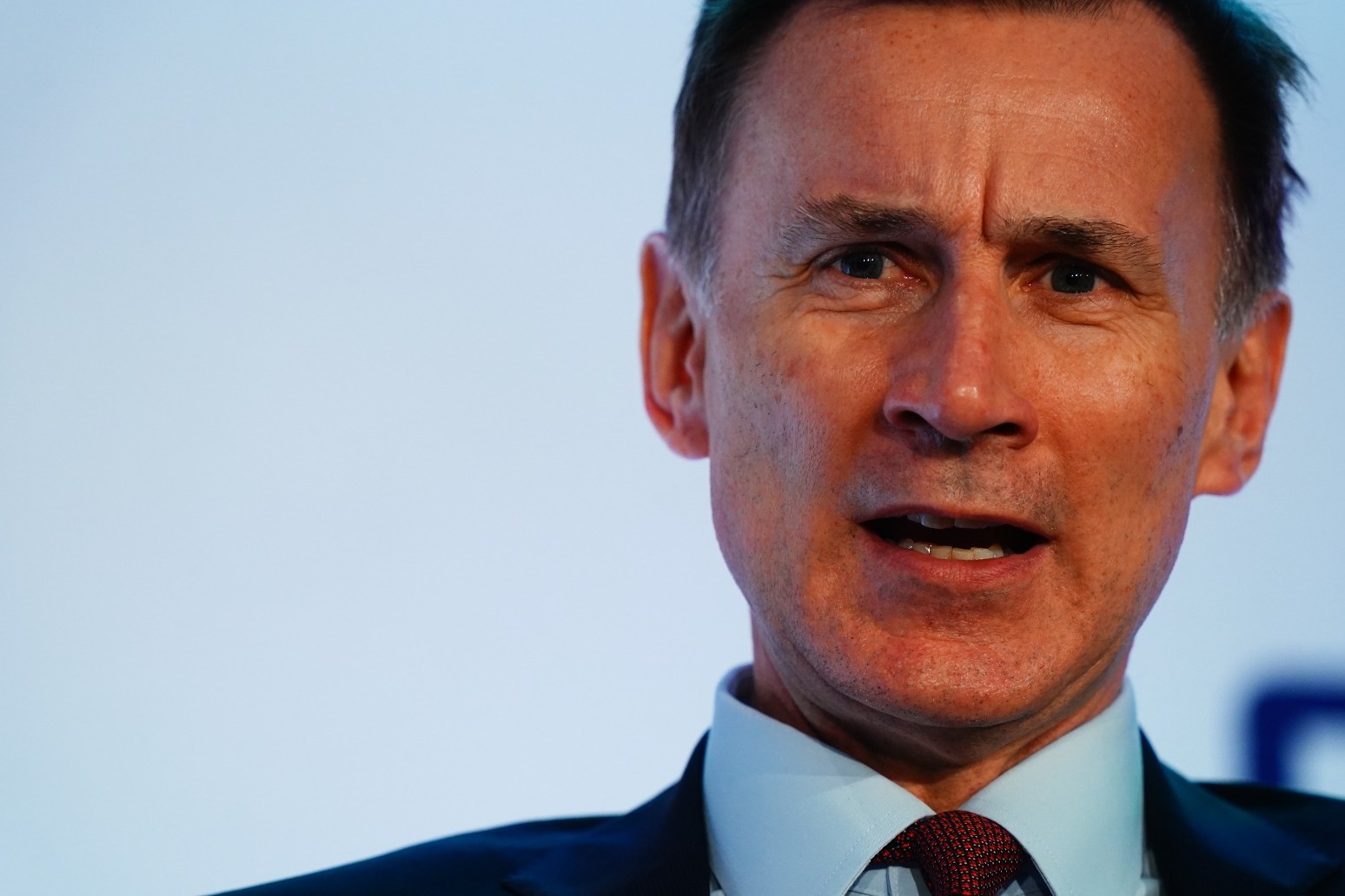 Hunt sets out plan to boost economy and cut taxes 