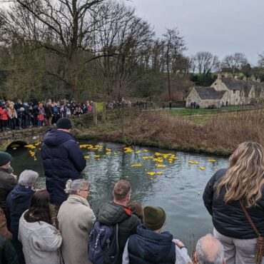 3000 rubber ducks take to river in Cotswolds village for annual race