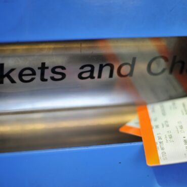 ‘Absurd’ rail ticketing system needs overhauled, charity says