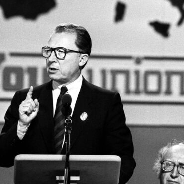 Architect of euro and single market Jacques Delors dies aged 98