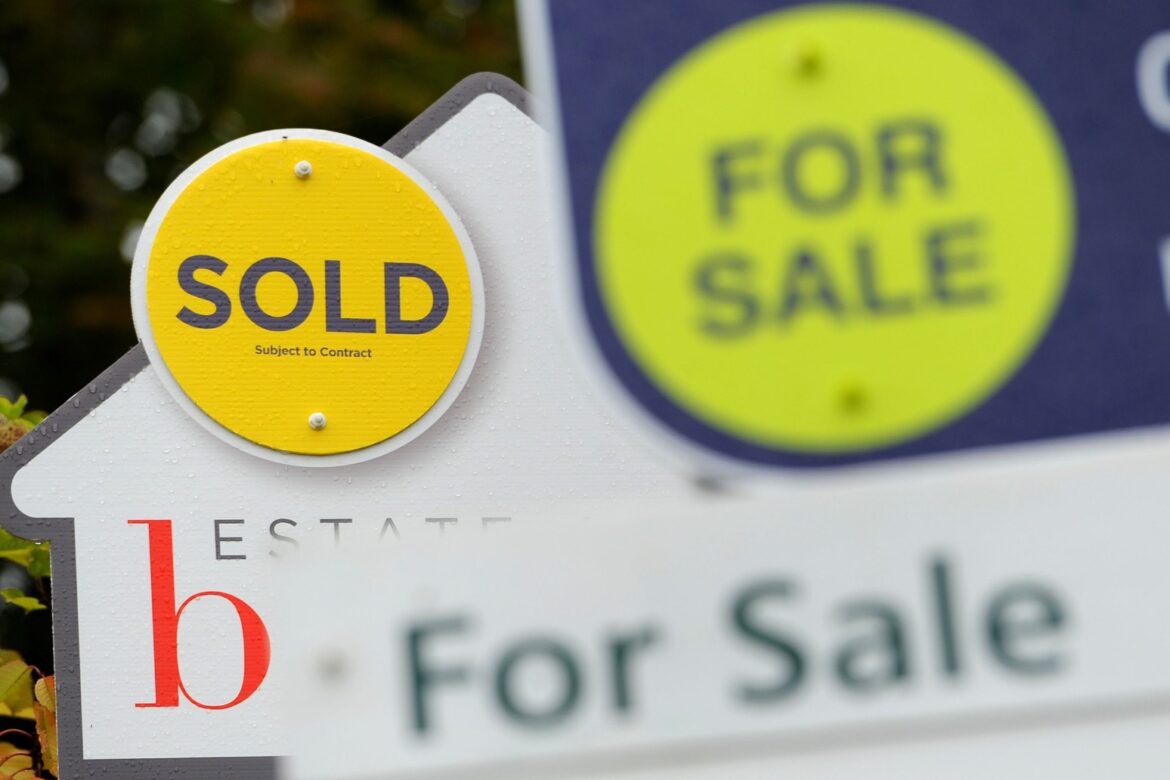 Average UK house price ended last year higher than at end of 2022