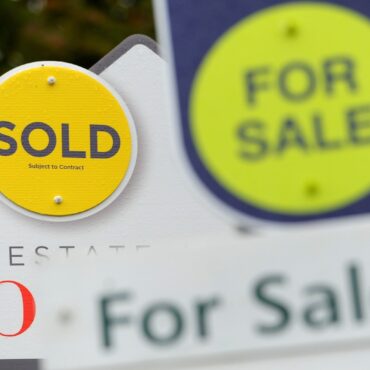 Average UK house price ended last year higher than at end of 2022