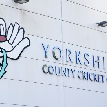 Colin Graves set for Yorkshire return as board ‘agrees to recommend’ loan offer