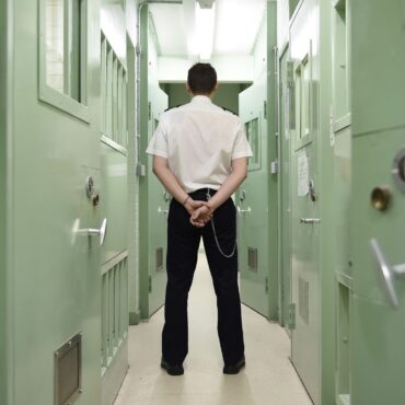 Cut crime and pressure on prisons with more community sentences, say peers