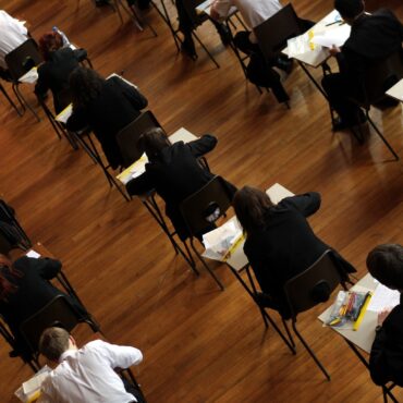 Exam board to offer pupils on-screen English GCSEs by next summer