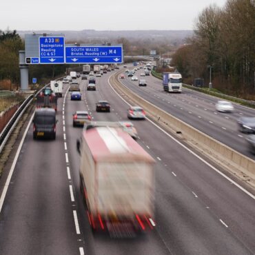 Man arrested for driving 180mph on M4