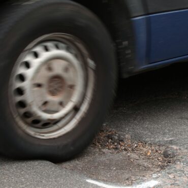 Pothole breakdowns reach five-year high