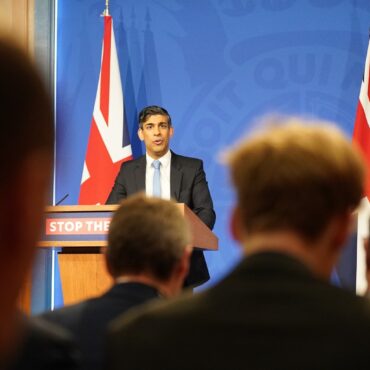 Rishi Sunak urges Lords to ‘do the right thing’ and back Rwanda plan