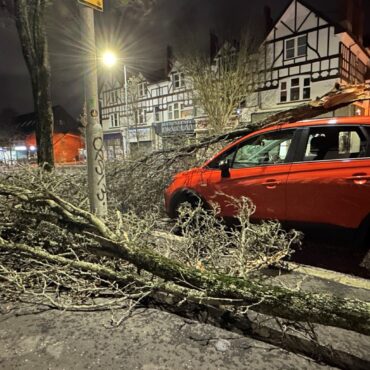 Storm Isha leaves thousands of people without power