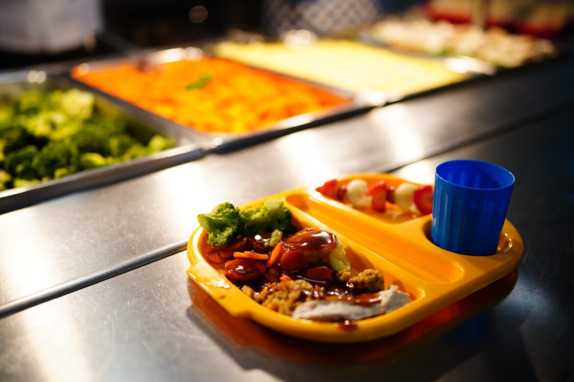 Parents want kids to get free school meals