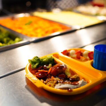 Parents want kids to get free school meals