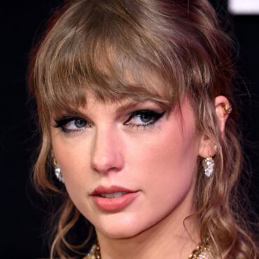 Taylor Swift makes history at Grammys