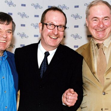 Tributes paid to broadcaster Steve Wright