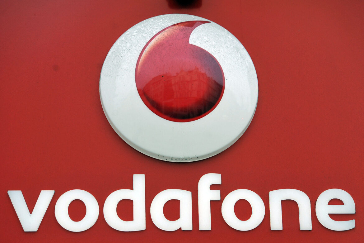 Vodafone agrees sale of Italian arm to Swisscom