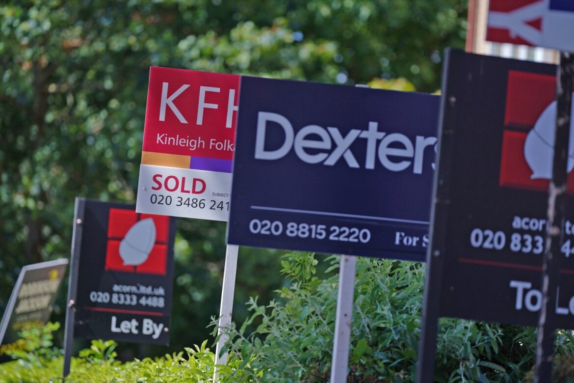 Average UK house price fell by 0.2% month on month in March