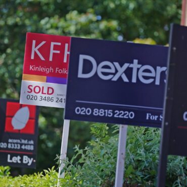 Average UK house price fell by 0.2% month on month in March