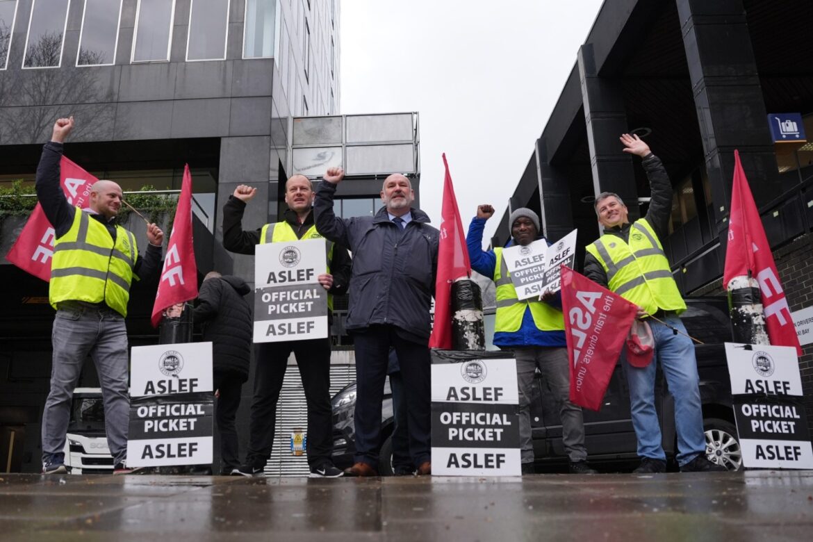 Fresh train drivers’ strike taking place