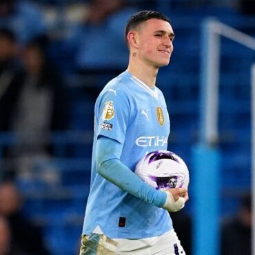 Guardiola hails top-class Foden