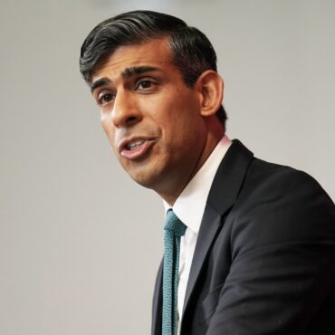 Rishi Sunak to urge peers to back Rwanda plan as it faces final showdown.