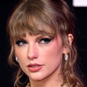 Taylor Swift reveals inspiration behind song lyrics 