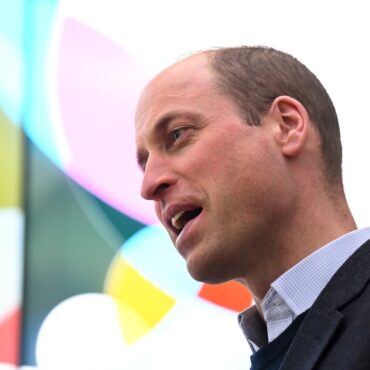 William to resume public duties