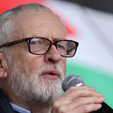 Independent Corbyn expelled from Labour