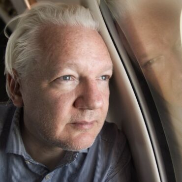 Assange travels to Australia after UK release