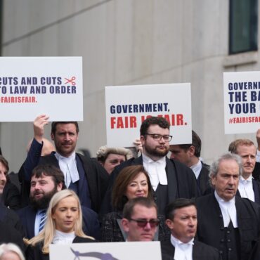 Criminal barristers withdraw services across the country in second day of action