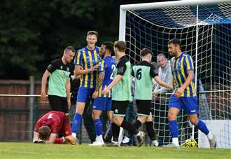 Cybulski at the double for Linnets