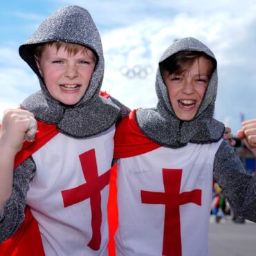 England fans descend on streets and bars after Southgate’s rallying cry