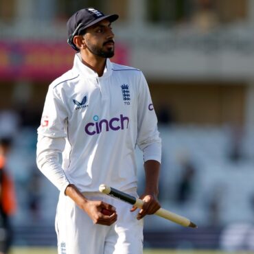 England win by 241 runs to clinch Test series