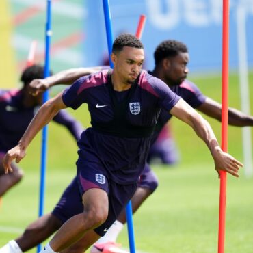 Full England squad trains ahead of Euro 2024 final