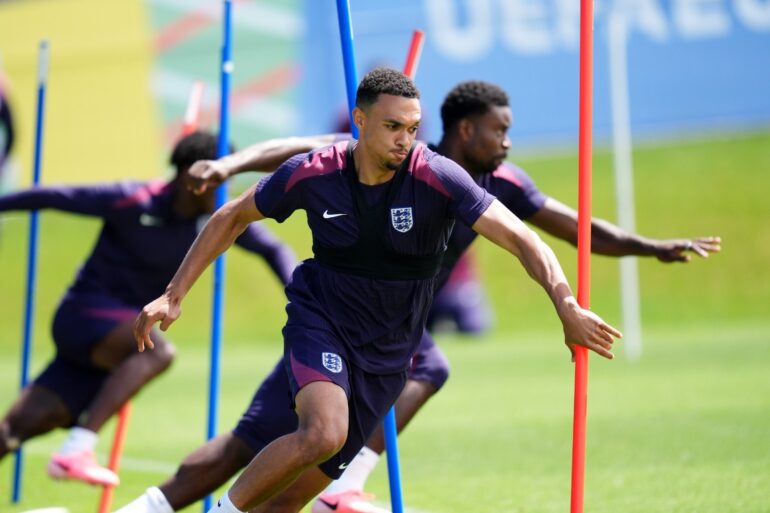 Full England squad trains ahead of Euro 2024 final