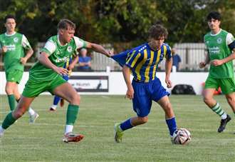 Ghosts boss tips new Linnets signing to do well