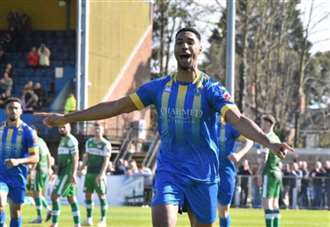 Gold-en signing for Linnets