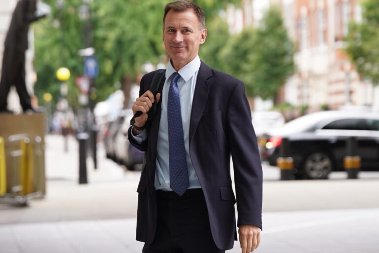 Hunt apologises for pandemic failings