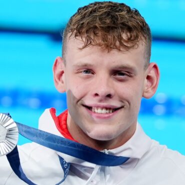 Matt Richards rues his finish after narrowly missing out on 200m freestyle gold