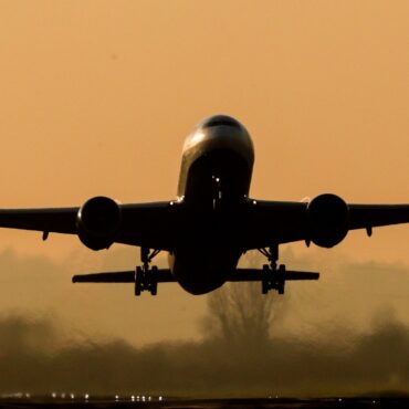 More than a third of major airports raise drop-off fees