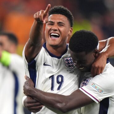 Ollie Watkins nets 90th-minute winner to fire England into Euro 2024 final