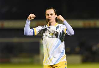 Striker leaves Linnets for pastures new