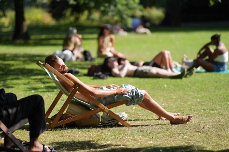 Temperatures heading above 30C in mini heatwave