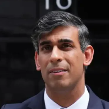 Who is in the race to replace Sunak at the top of the Tory party?