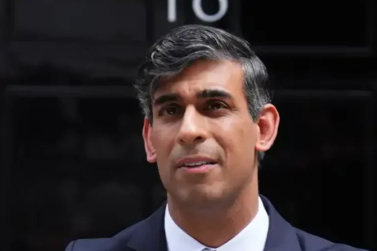 Who is in the race to replace Sunak at the top of the Tory party?