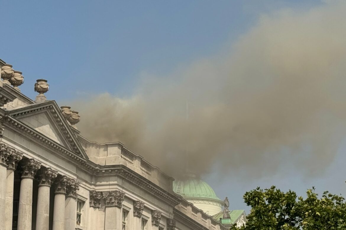 Gallery remains open as Somerset House closes following fire